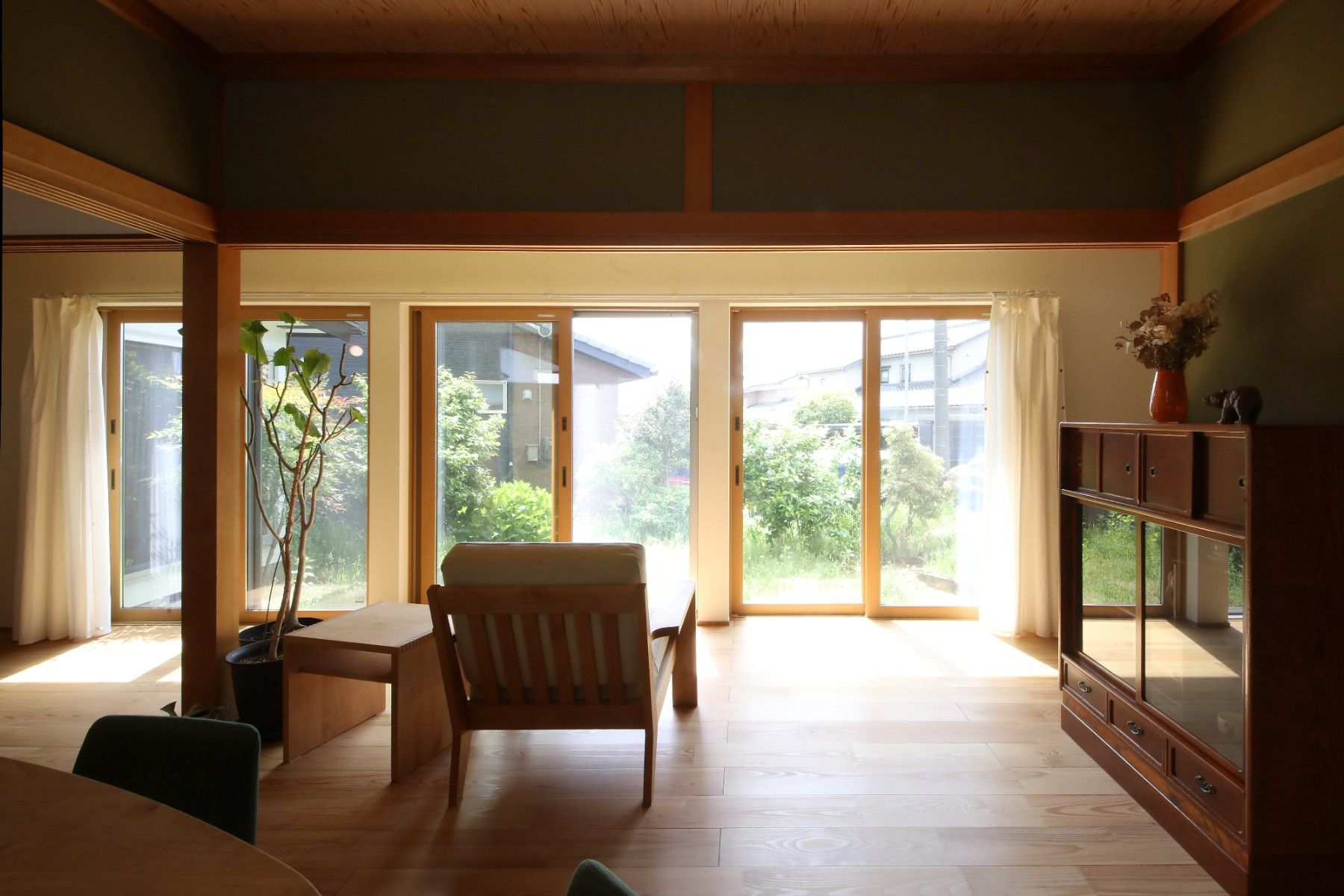 能美市二人暮らし。旅の思い出と、前の住み手の記憶が灯る平屋。