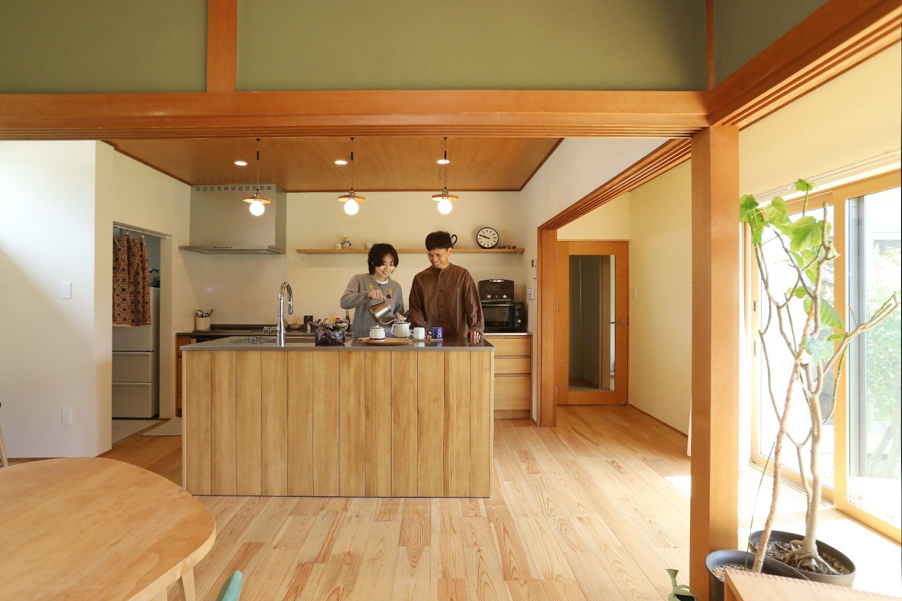 能美市二人暮らし。旅の思い出と、前の住み手の記憶が灯る平屋。