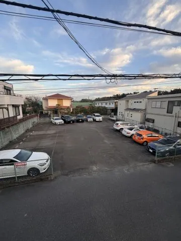 周囲に高い建物がないため、眺望もひらけています。