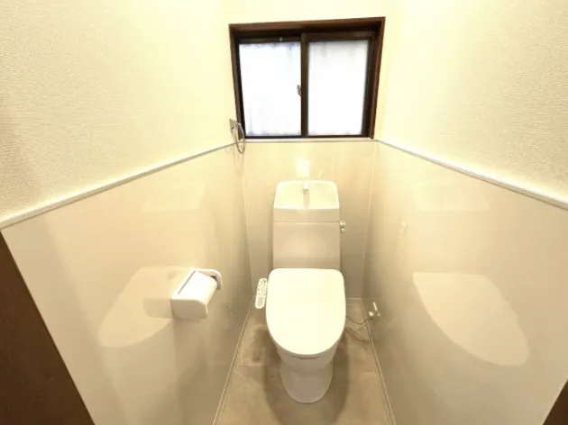 【リフォーム済】トイレは新品のシャワートイレに交換しました。