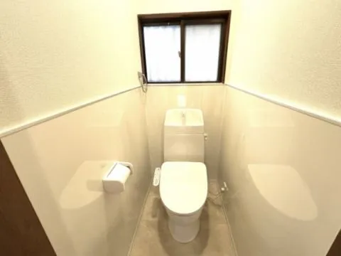 【リフォーム済】トイレは新品のシャワートイレに交換しました。