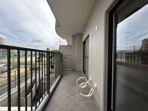 奥行があり、広々としたバルコニー◎ 洗濯物がたくさん干せそうな広々としたバルコニー◎