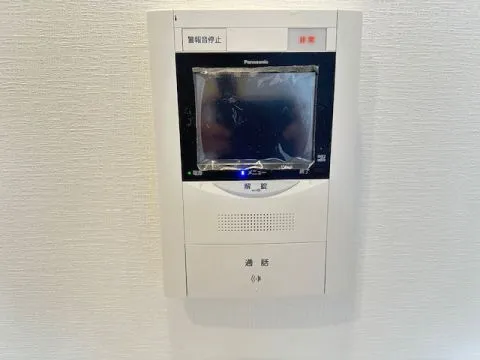 モニター付きインターホンなので急な来客でも安心ですね