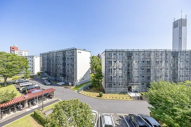 【眺望】前面の建物と距離があるので開放感があります