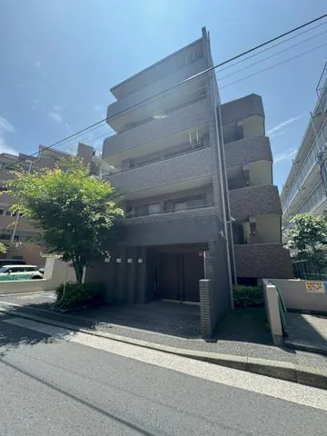 【２０００年８月築】複数路線利用可能な「日吉」駅より徒歩圏内。バス停「日大高校正門」より徒歩２分！