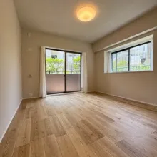 【洋室約8.0帖】二面採光の明るいお部屋です!