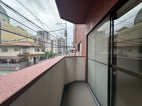 洋室横のバルコニー◎2面バルコニーで風通し◎