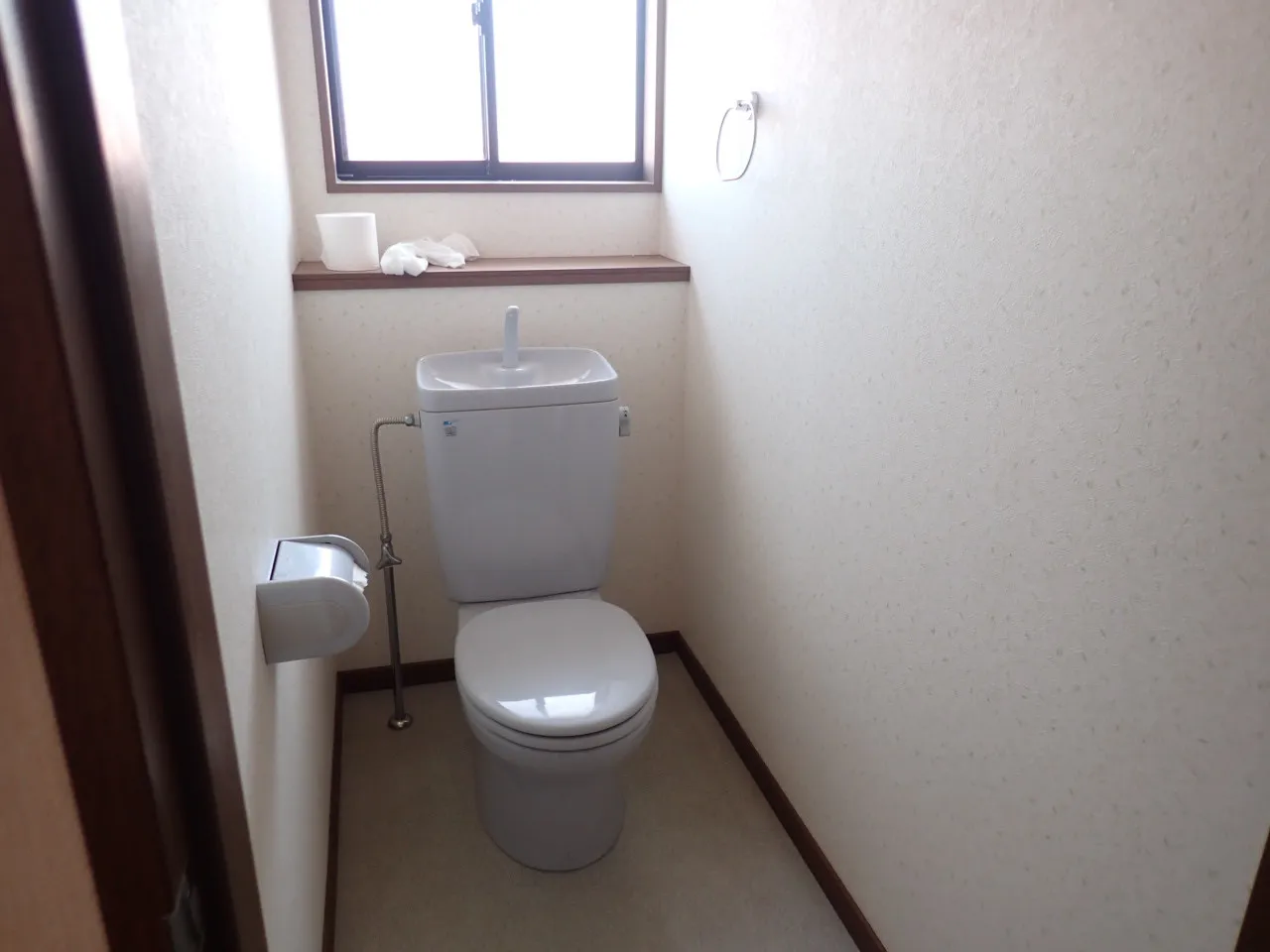 ２階のトイレ　夜のトイレも２階にあると便利ですよね。