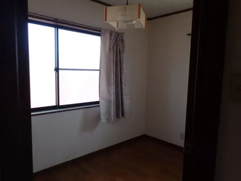 2階の納戸 お子様のお遊びスペースにしても