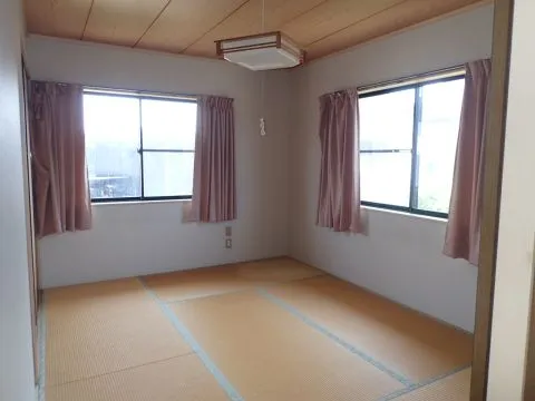 2階の和室 夏は涼しく、冬は暖かさを感じます。