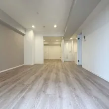 【リビング】フルリノベにより快適な住み心地を実現!綺麗なお部屋で新生活をスタートして頂けます!
