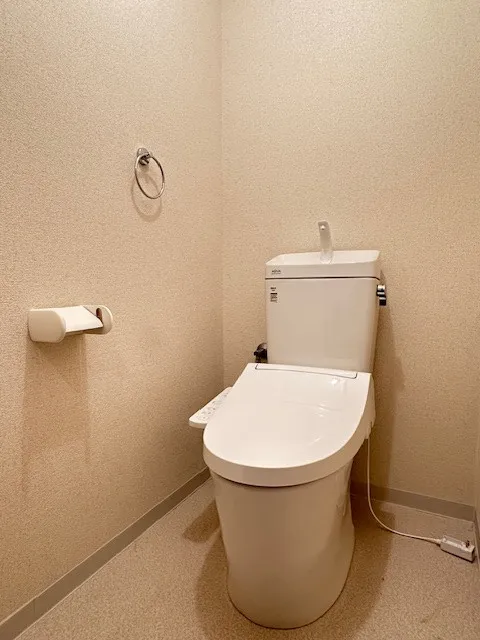 超節水型の掃除のしやすいトイレです。ウォシュレット完備も嬉しいですね！