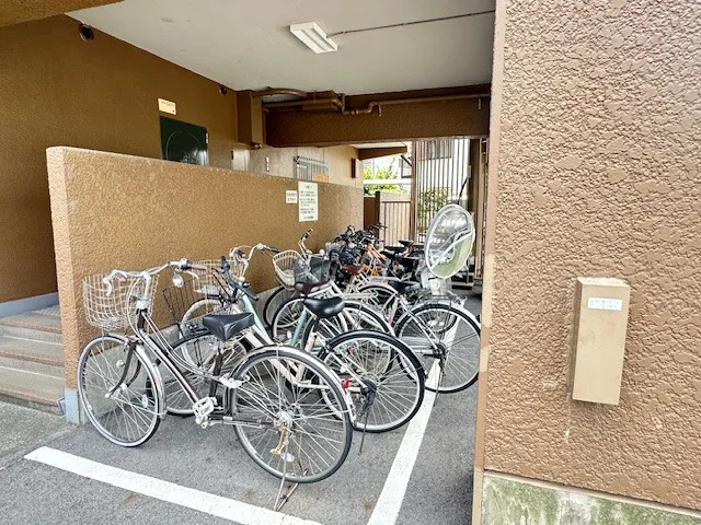 駐輪場はゆったりとしたスペースがあります。