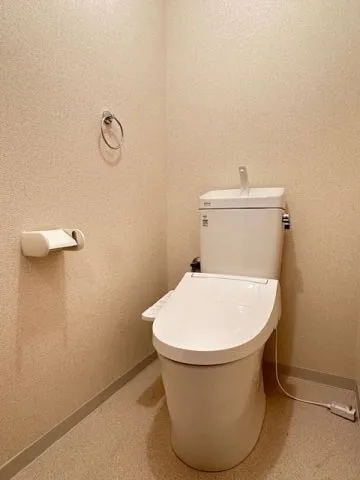 超節水型の掃除のしやすいトイレです。ウォシュレット完備も嬉しいですね!