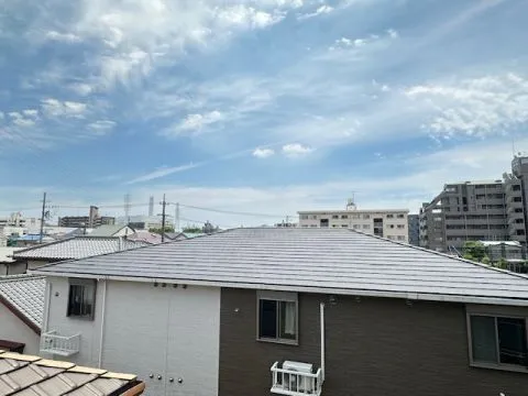 目の前に大きな建物がないので、しっかりと日差しを確保できそうです!