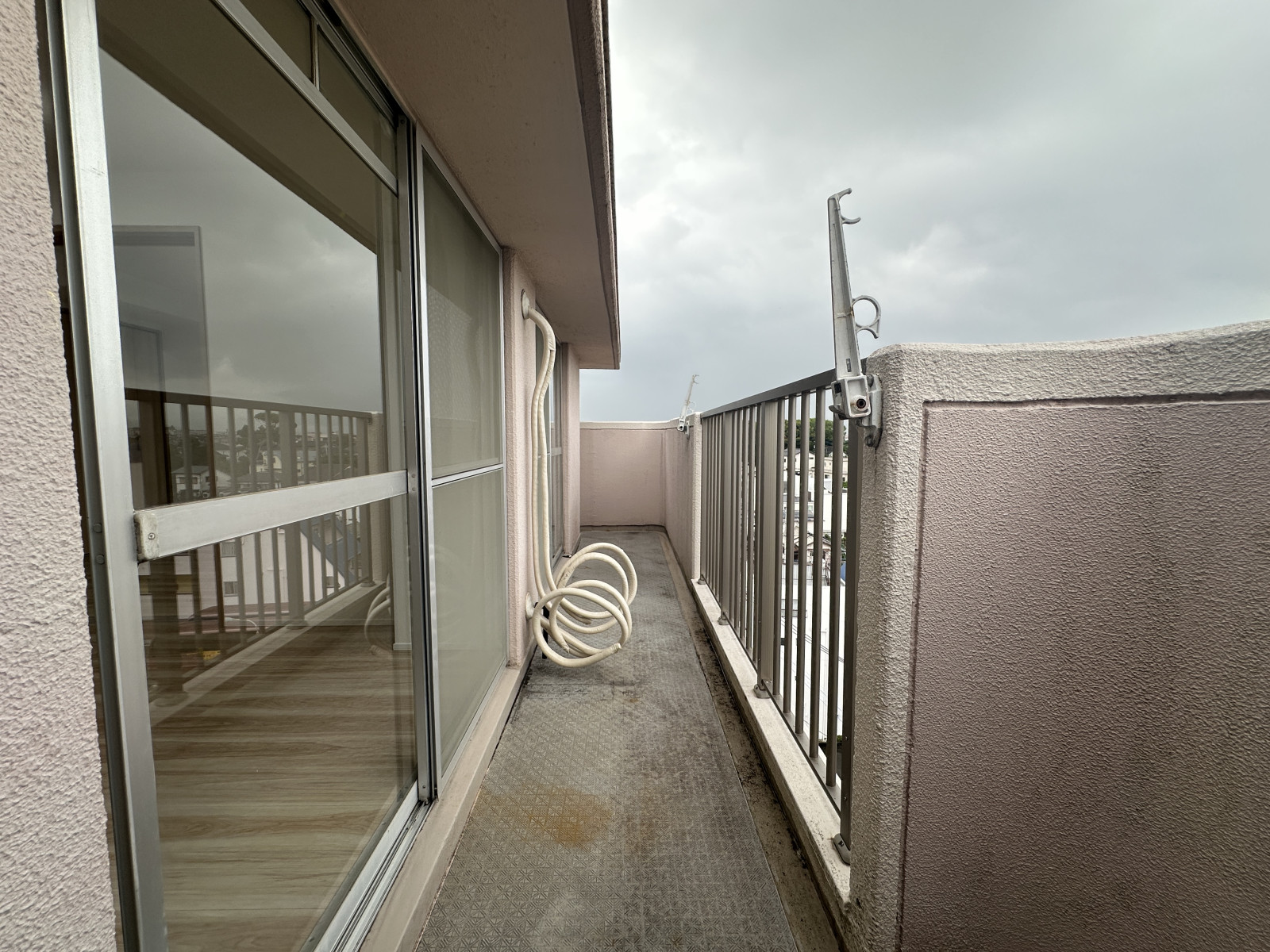 奥行があり、広々としたバルコニー◎ 洗濯物がたくさん干せそうです◎