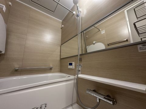 一日の疲れを癒すバスルーム◎雨の日でも安心な浴室乾燥機付き◎