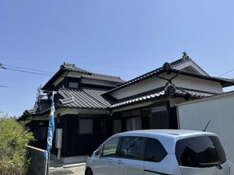 【リフォーム済】北側駐車場から撮影しました。こちら側には勝手口があります。