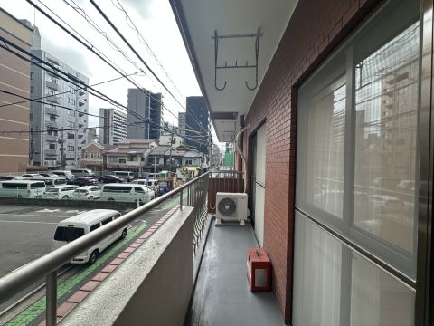 奥行があり、広々としたバルコニー◎ 洗濯物がたくさん干せそうです◎