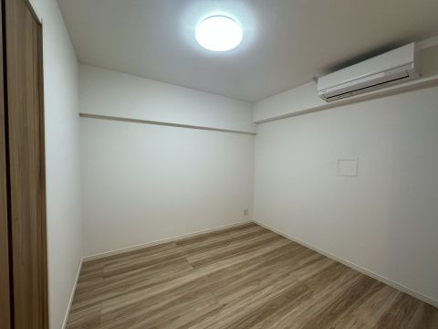 約4.5帖の洋室◎