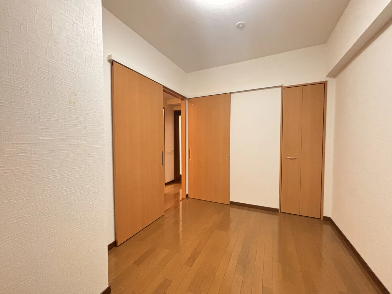 洋室です。クローゼットもついてお子様のお部屋にもおすすめです。