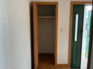 玄関に収納が付いています。