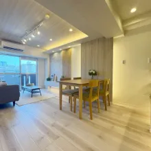 【リビング】新規エアコン(1台)設置済みなので、入居したその日から快適にお過ごし頂けます♪