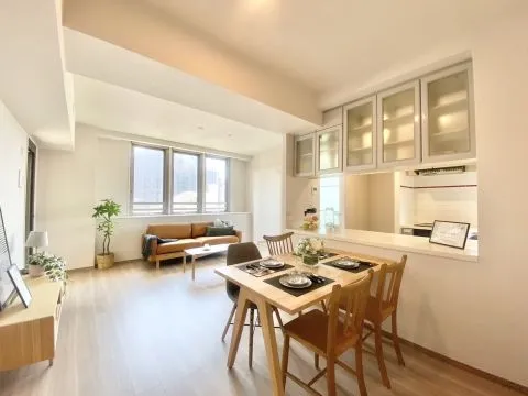 三方部屋◎専有面積89.98m2、3LDK+サンルーム付きの希少物件!一部床暖房も完備!過ごしやすく居心地の良いリビング空間です!