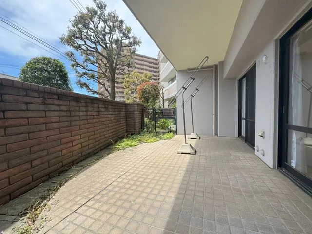 【専用庭】大通りに面さない東側住戸につき、人通りも少なくのんびり過ごせるテラスです！