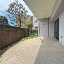 【専用庭】大通りに面さない東側住戸につき、人通りも少なくのんびり過ごせるテラスです!