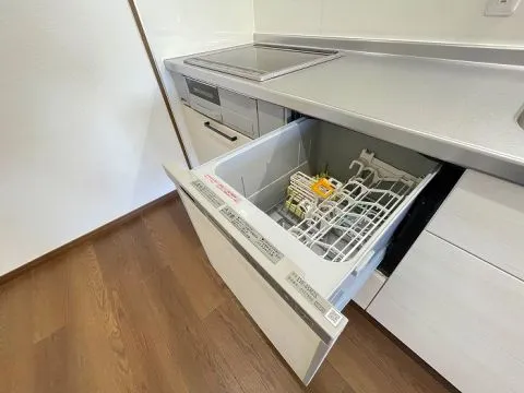 地上7階建て5階部分のお部屋です。周りに高い建物も少なく解放感があり、眺望も良好です。
