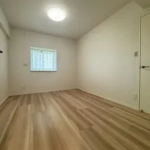【洋室約7.0帖】主寝室に相応しい広さのあるお部屋です。