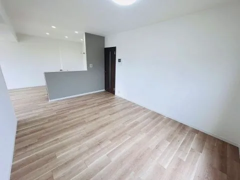 11階建ての10階部分です。角部屋2面バルコニーで眺望良好・日当たり良好・風通し良好です。