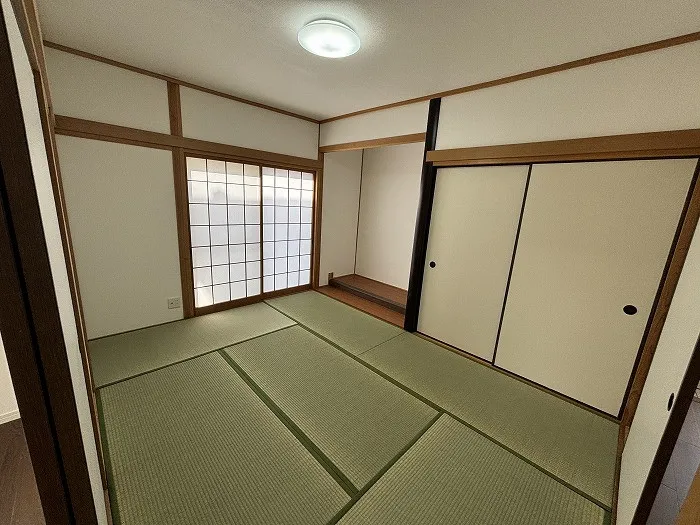 1階の6帖和室です。お子様の遊びスペースにも柔らかい畳なら安心です。