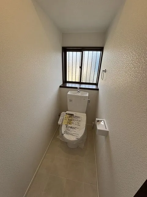 トイレは新品交換済みです。