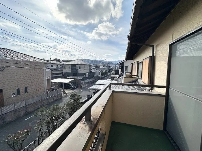 バルコニーからの眺望です。圧迫感もなく開放的です。