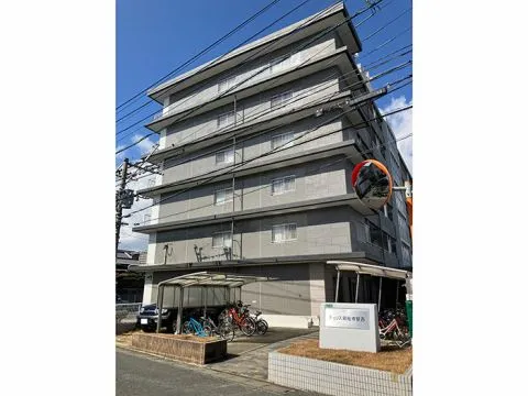 6階建ての2階部分のお部屋です。スーパーやコンビニなども近くにあり住環境が充実しております。