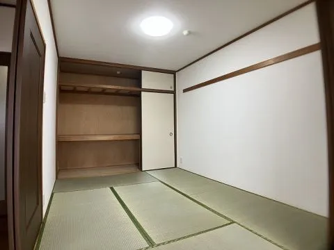 和室は約6帖とゆとりのあるスペースで家族の主寝室にもおすすめです。