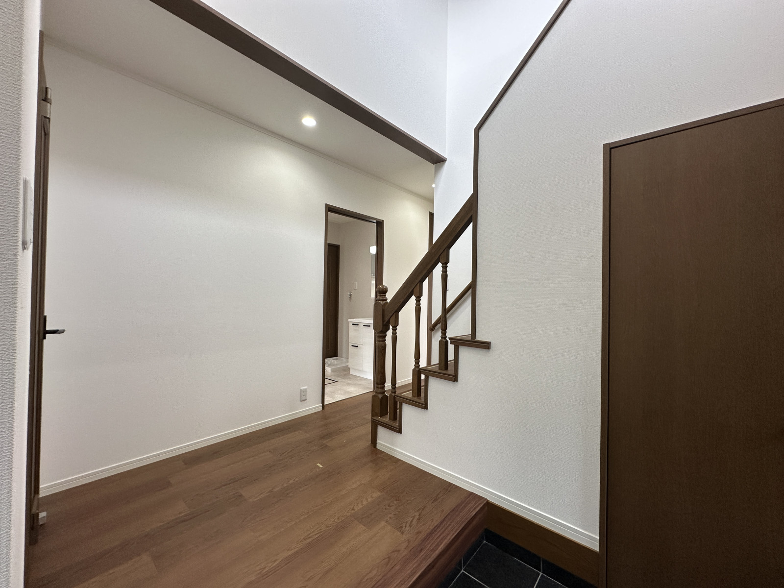 広々として収納スペースがしっかりとある玄関◎