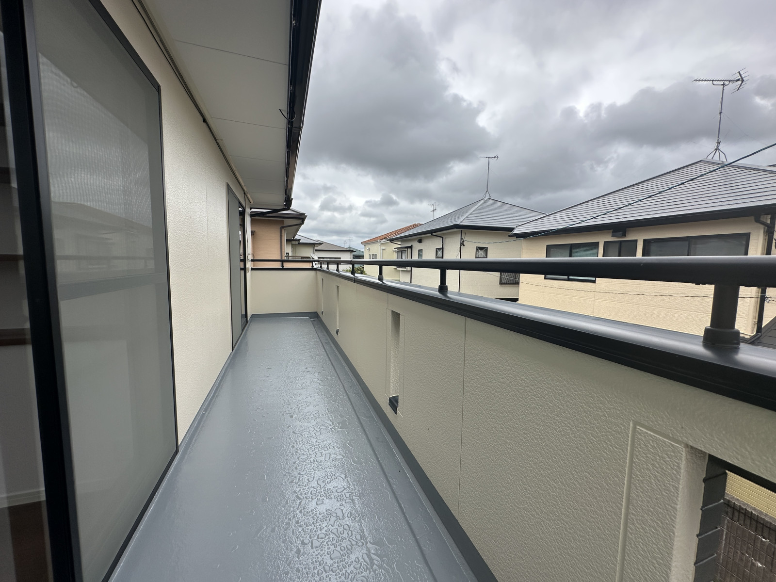 奥行があり、広々としたバルコニー◎ 洗濯物がたくさん干せそうな広々としたバルコニー◎