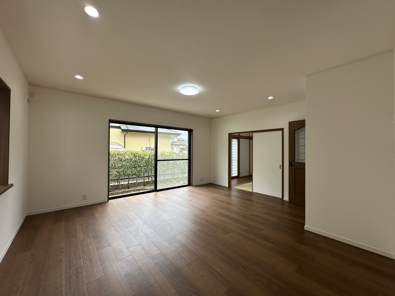 広々約19帖のリビング◎日当たり良好なリビングで家族団らんの時間を◎