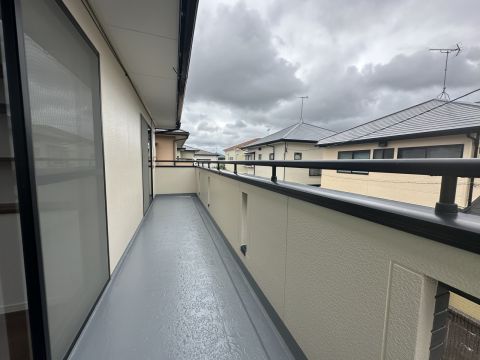 奥行があり、広々としたバルコニー◎ 洗濯物がたくさん干せそうな広々としたバルコニー◎