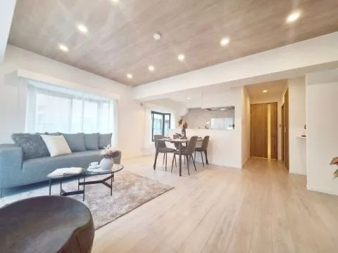 「渋谷」駅徒歩5分の好立地マンション！最上階角部屋で陽当たり良好♪