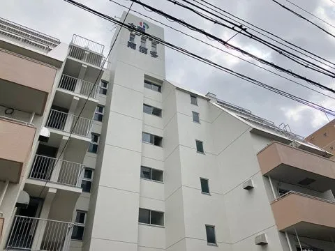 博多駅・東比恵駅がともに徒歩圏内で駅も利用しやすく、周辺環境も充実しており暮らしやすい立地のマンションです。
