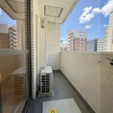 【バルコニー】陽当り、風通しの良い南西向きのバルコニー。お洗濯物も気持ちよく干せそうです!