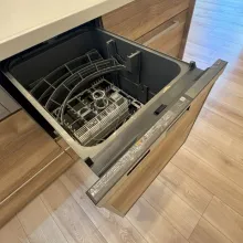 【食洗器】高温で強力な水流で洗うため、衛生面でのメリットがございます。