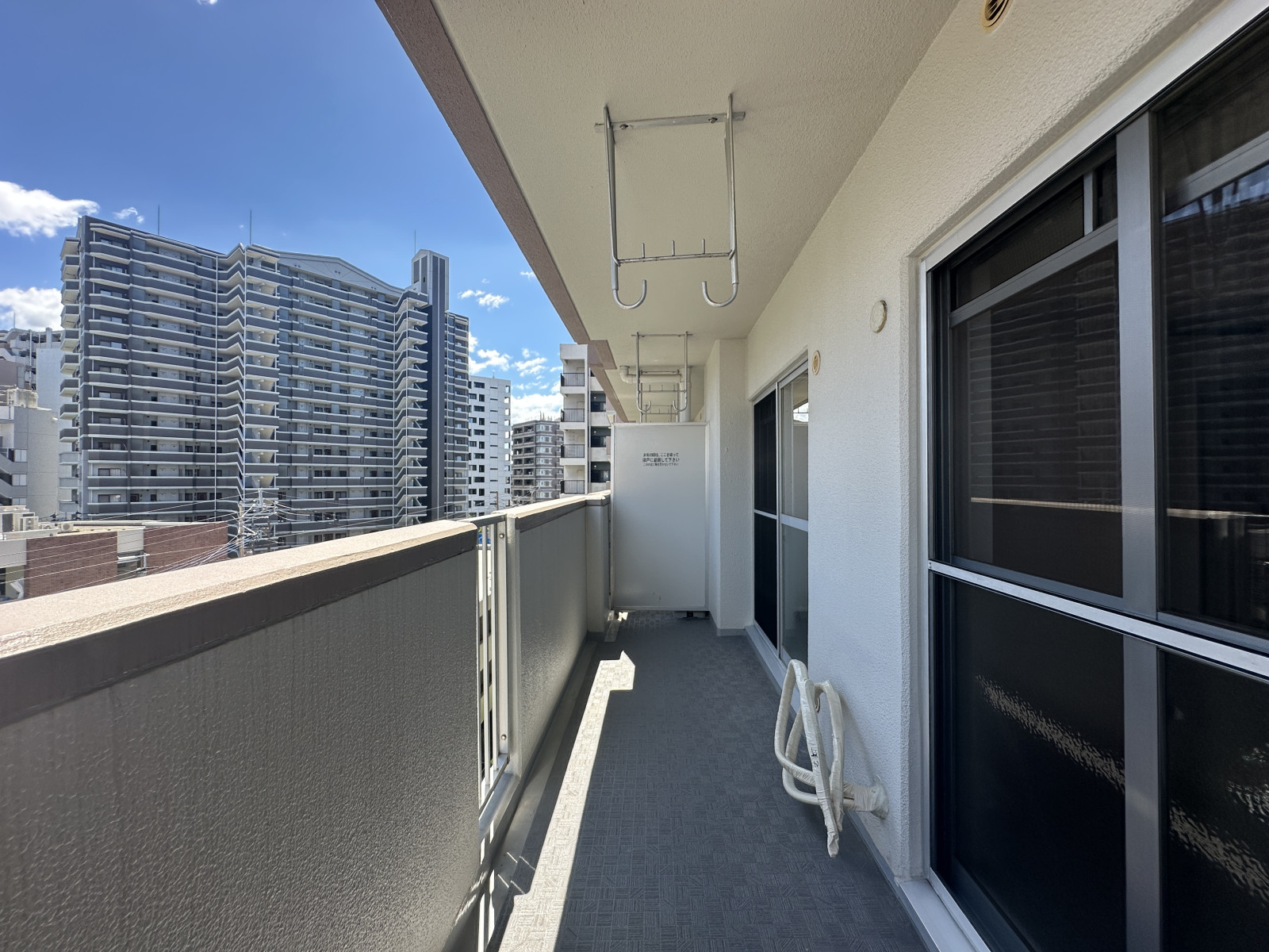 奥行があり、広々としたバルコニー◎ 洗濯物がたくさん干せそうな広々としたバルコニー◎