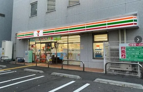 セブンイレブン・ローソン・ファミリーマート コンビニ3社はすべて徒歩5分以内!