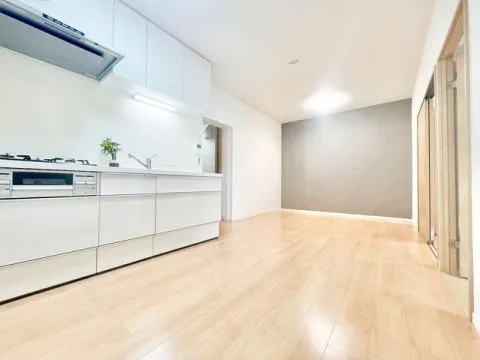 新規リフォーム済みの2DK、全居室6帖以上のお部屋♪