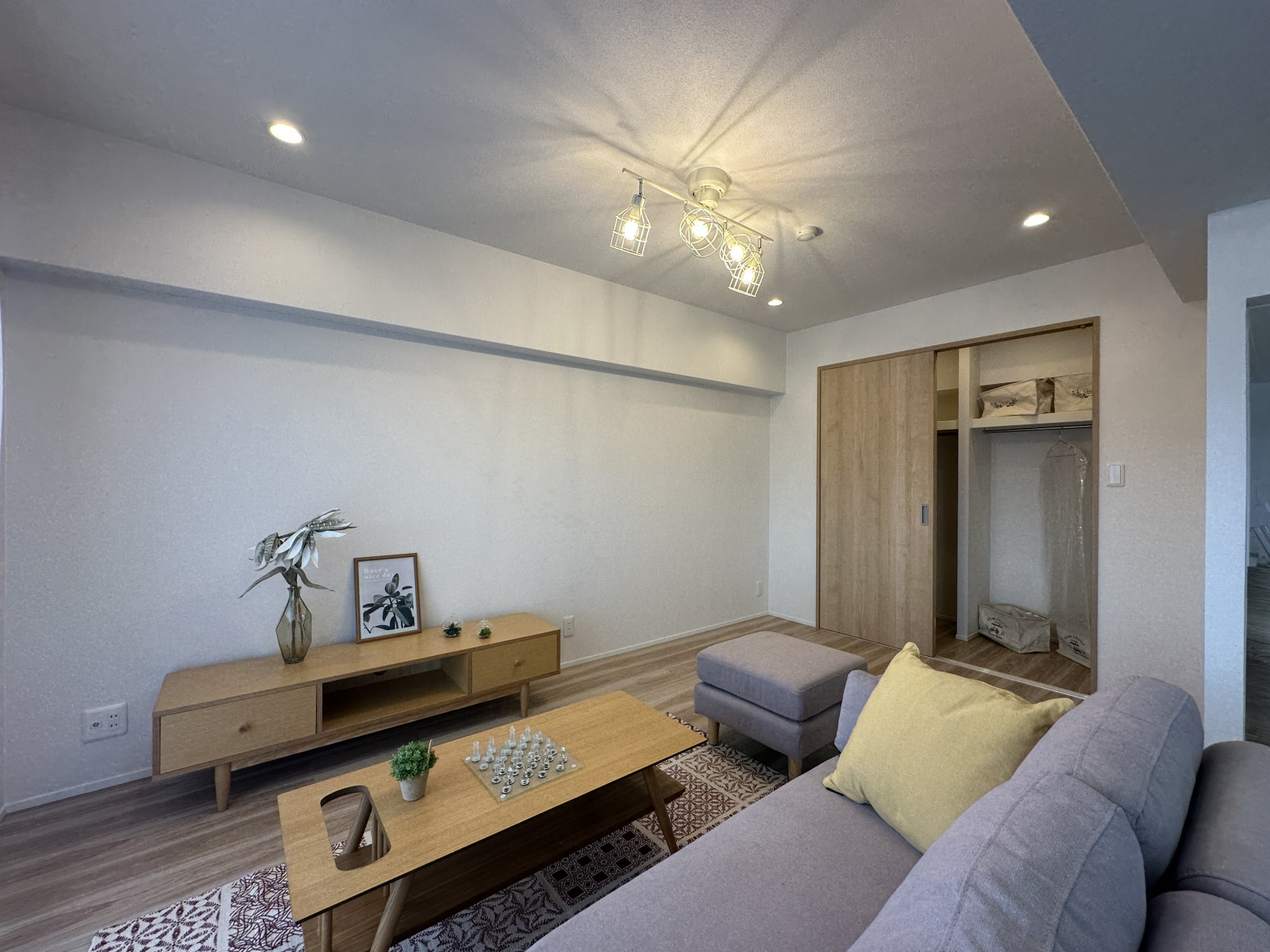 リビングには収納スペースがあります◎